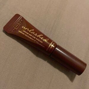 𝅺wander Beauty Unlashed Mascara